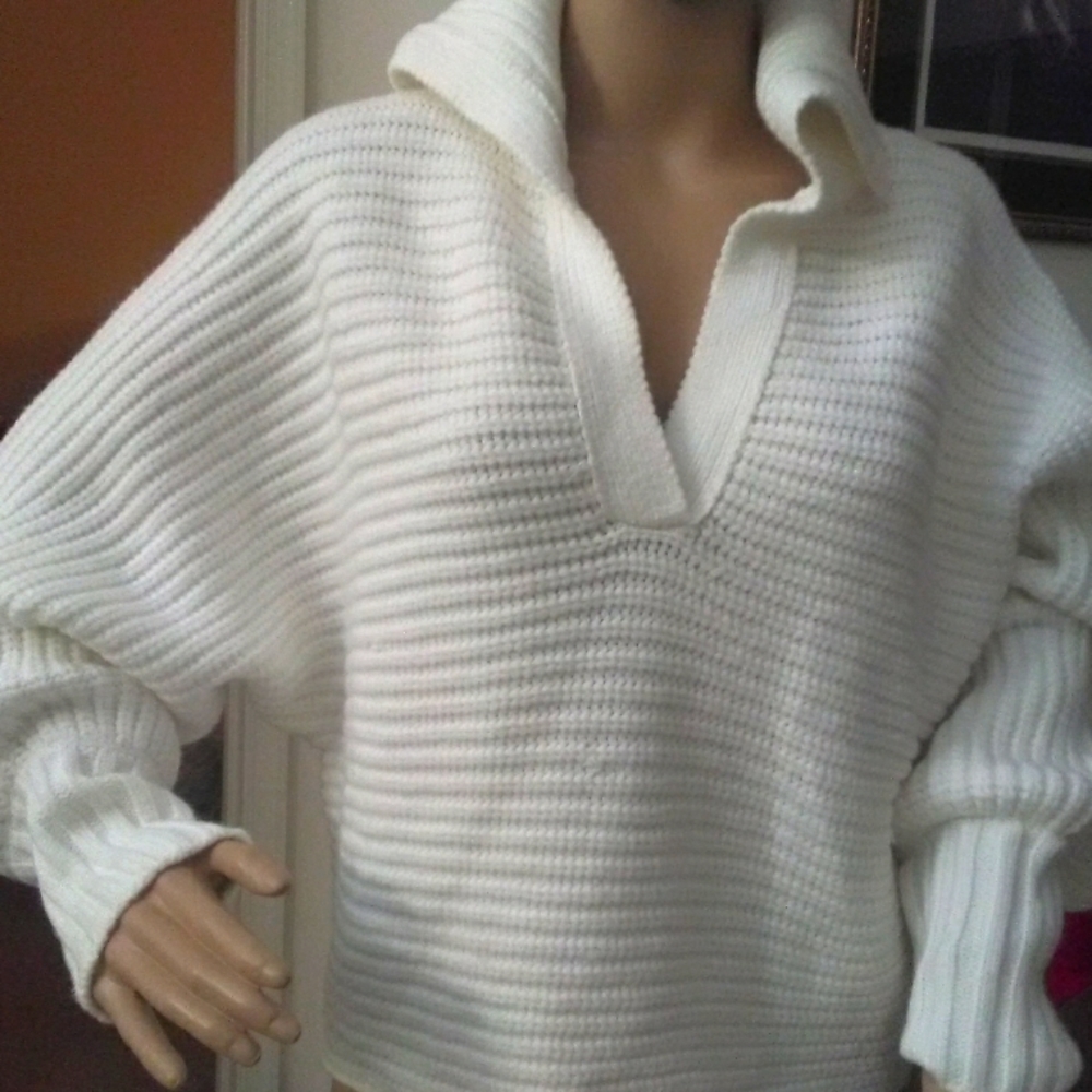 BNWOT ELAN SZ. SM OVERSIZED KNITTED BEAUTIFUL SWEATER HUGE COLLAR PUFFY SLEEVES
